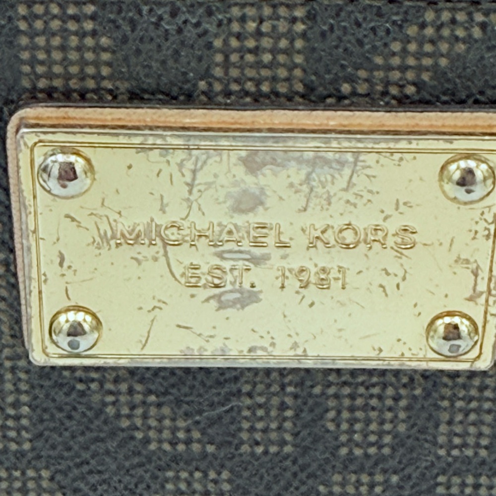 Michael Kors MK Monogram Jet Set Wristlet - EUC - Picture 10 of 11